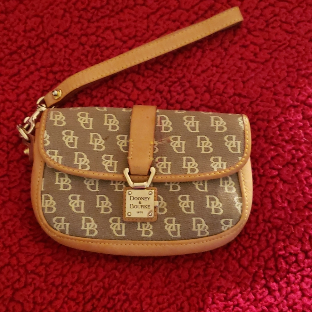Dooney & Bourke wristlet